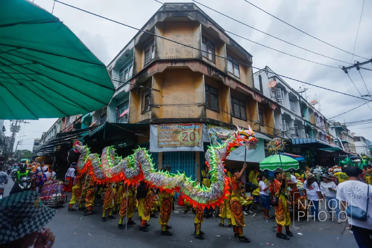 จัดใหญ่ แห่เทียนพรรษา 9 วัด ตลาดพลู สืบสานวัฒนธรรมวันเข้าพรรษา 2569