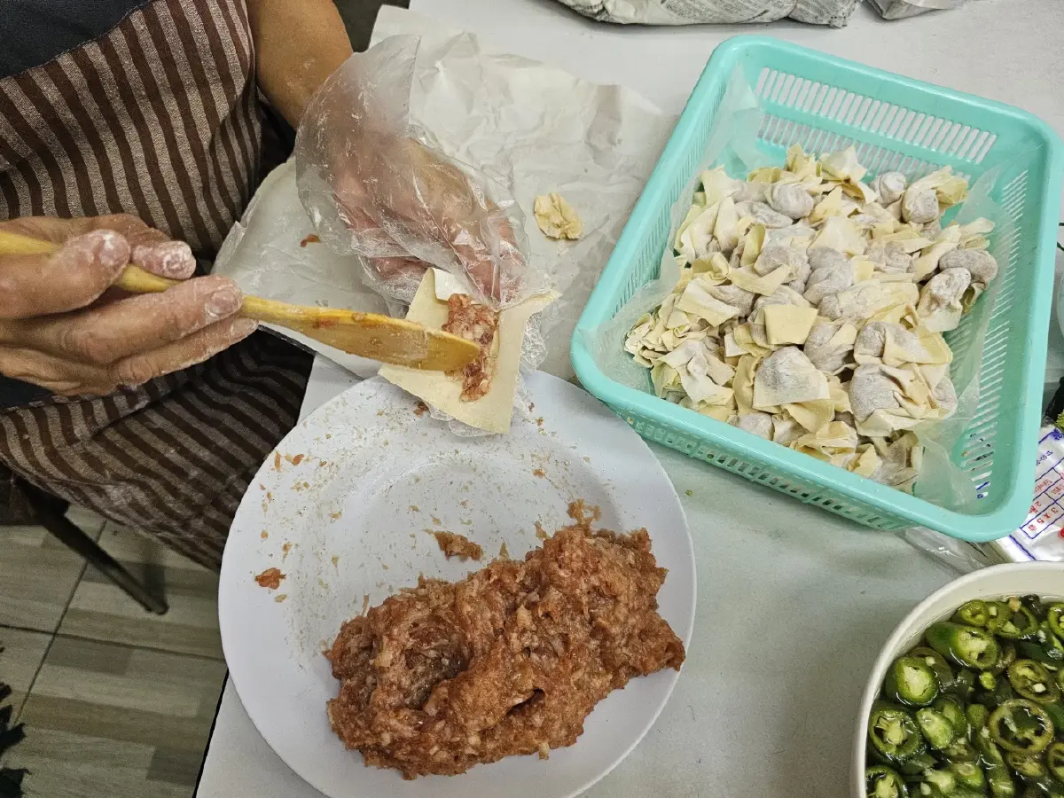 ‘บะหมี่เกี๊ยว กวางตุ้ง 2451’ บะหมี่ทำเอง เกี๊ยวกุ้ง อร่อยเต็มคำ
