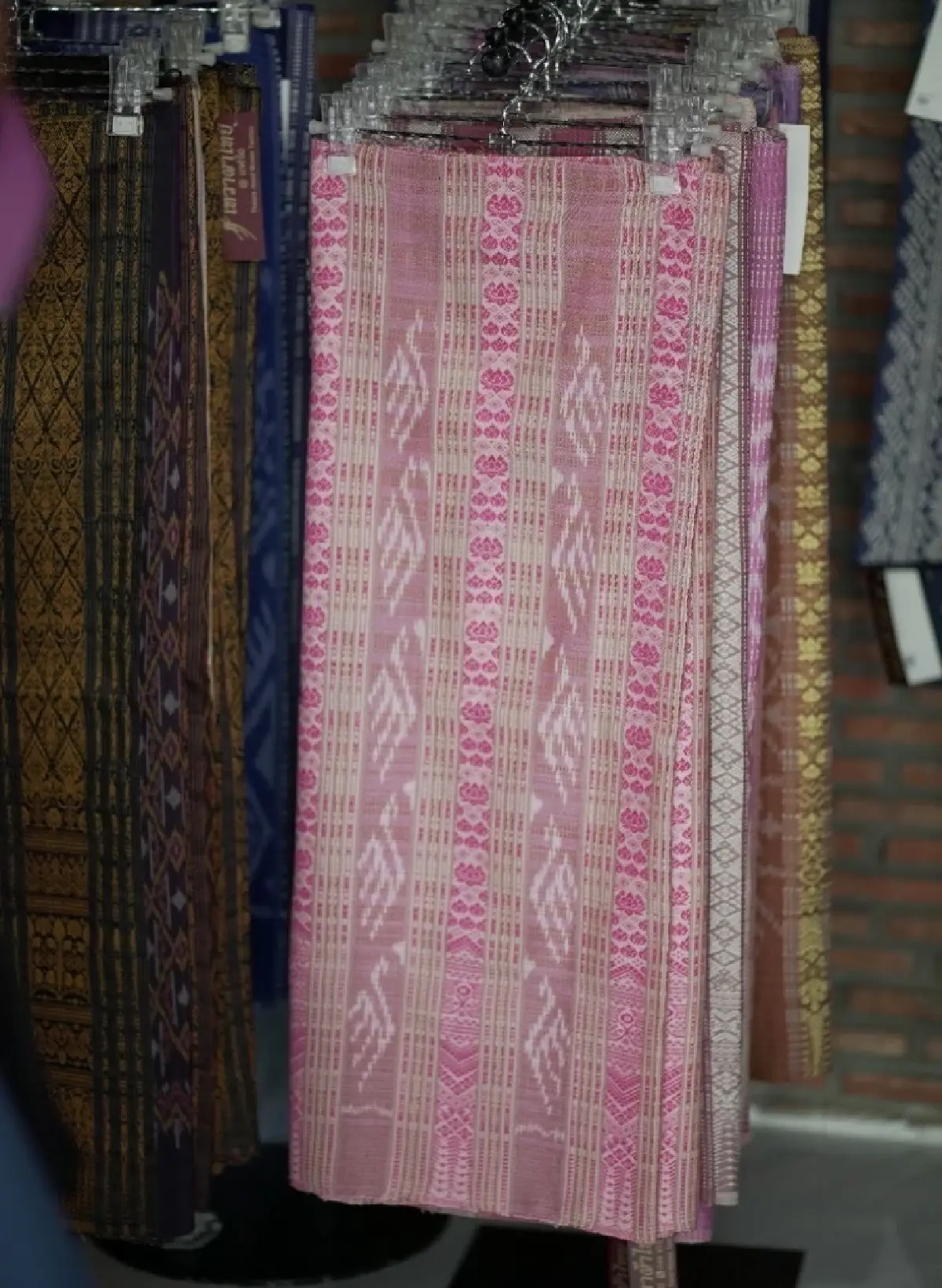 ดัน “ผ้าขิดสลับหมี่หนองบัวลำภู” สินค้า GI สู่ตลาดพรีเมียม ยกระดับเศรษฐกิจชุมชน