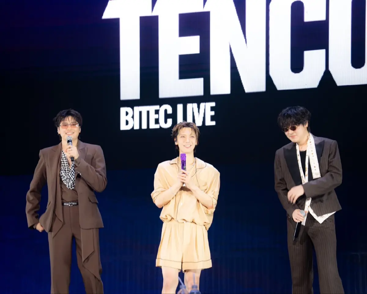 ลุค 'Ten Lee' ในชุดนอน Saint Laurent ขึ้นเวทีคอนเสิร์ต TEN : CORE0110