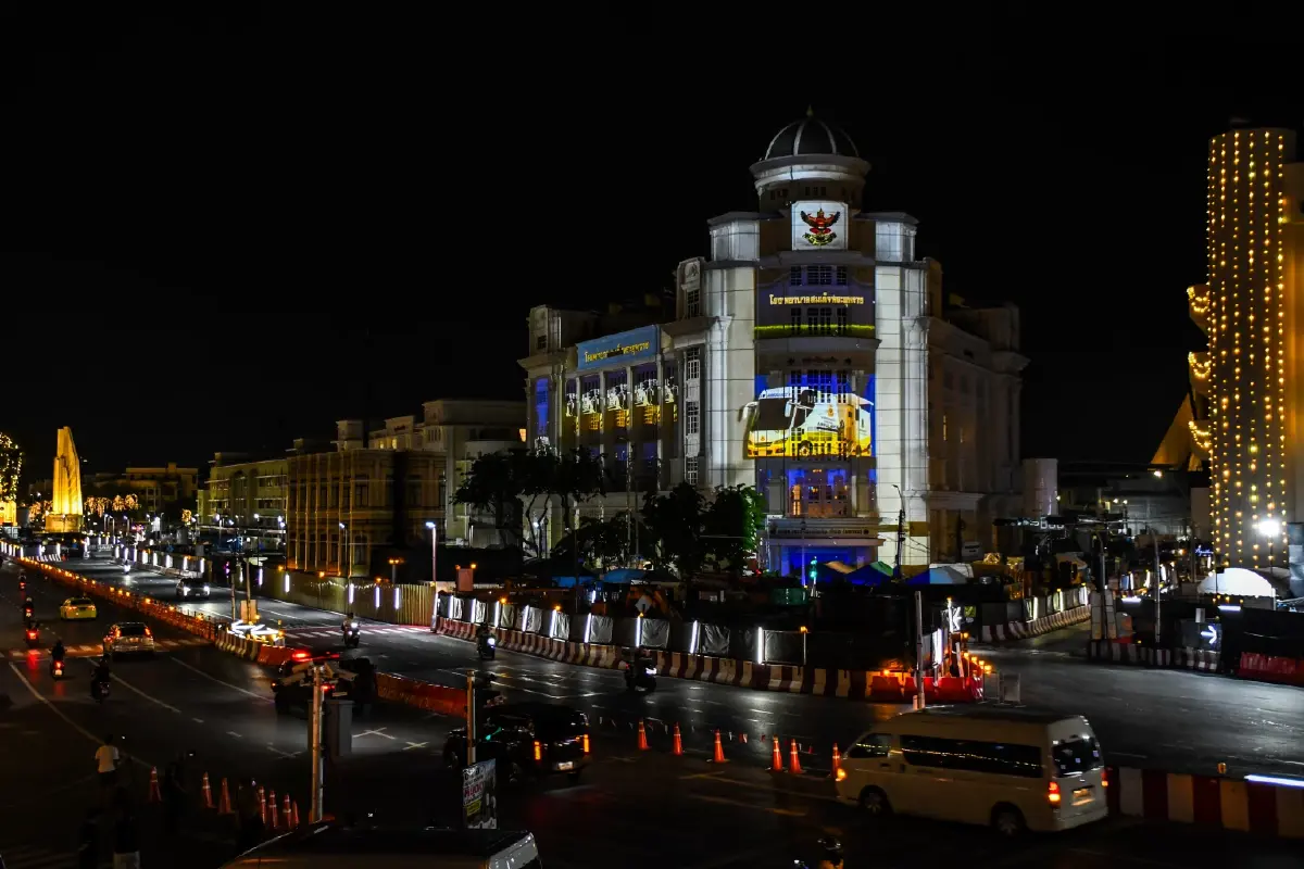 Plan B ชวนประชาชนชาวไทยชมการแสดง Immersive Art ชุด 'สืบสาน รักษา ต่อยอด สู่แสงแห่งอนาคต'