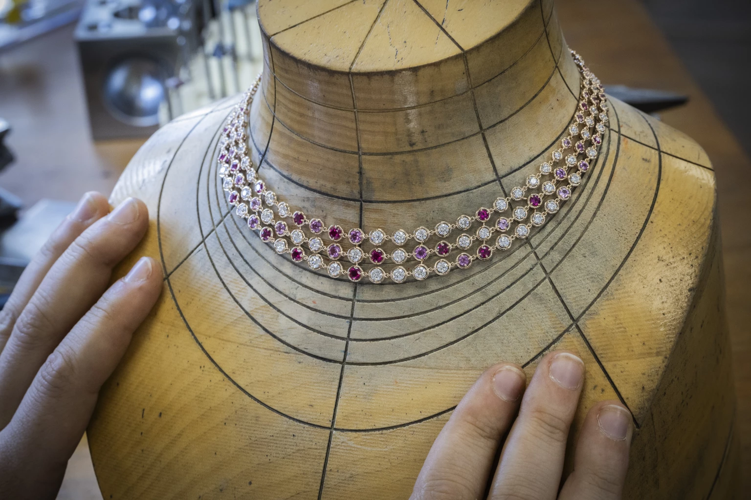 Van Cleef & Arpels 'Palmyre' ประกายใหม่ของ 'เจ้าสาวแห่งทะเลทราย'