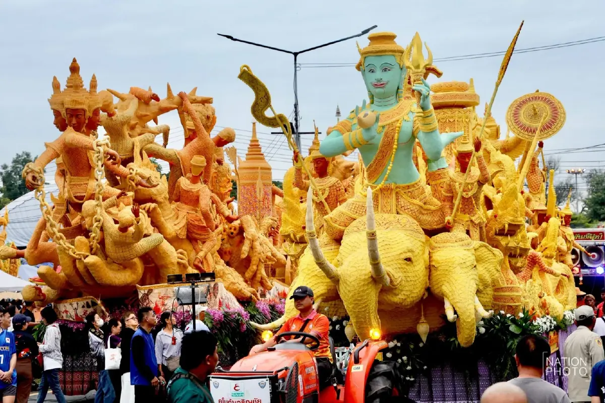 สุดวิจิตร! แห่เทียนพรรษาอุบลราชธานี 2569 ยิ่งใหญ่ฉลอง 125 ปี นักท่องเที่ยวแห่ชมเนืองแน่น