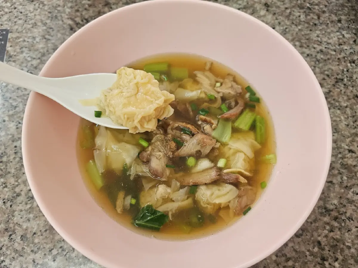 ‘บะหมี่เกี๊ยว กวางตุ้ง 2451’ บะหมี่ทำเอง เกี๊ยวกุ้ง อร่อยเต็มคำ