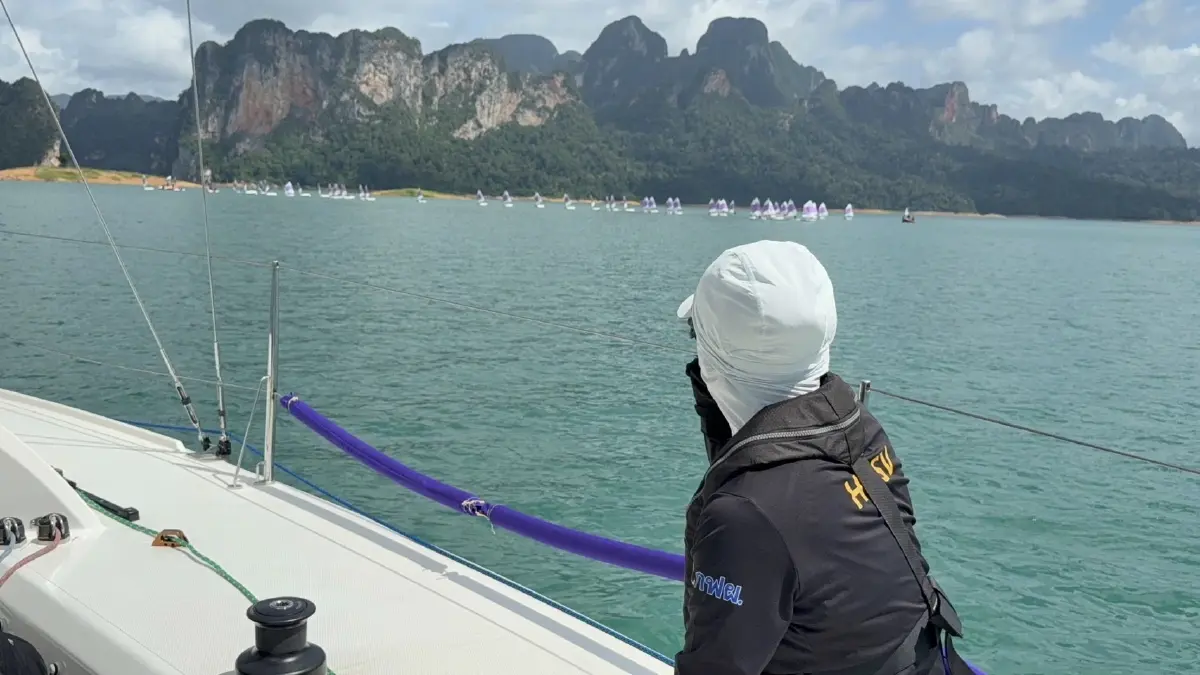 พระราชินี ทรงเรือใบ THA48 ในกิจกรรมเฉลิมพระเกียรติฯ ณ เขื่อนรัชชประภา