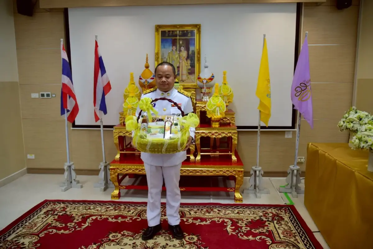 ในหลวง ทรงรับผู้บาดเจ็บ-เสียชีวิต เหตุรถชนพระธุดงค์ มุกดาหาร ไว้ในพระบรมราชานุเคราะห์