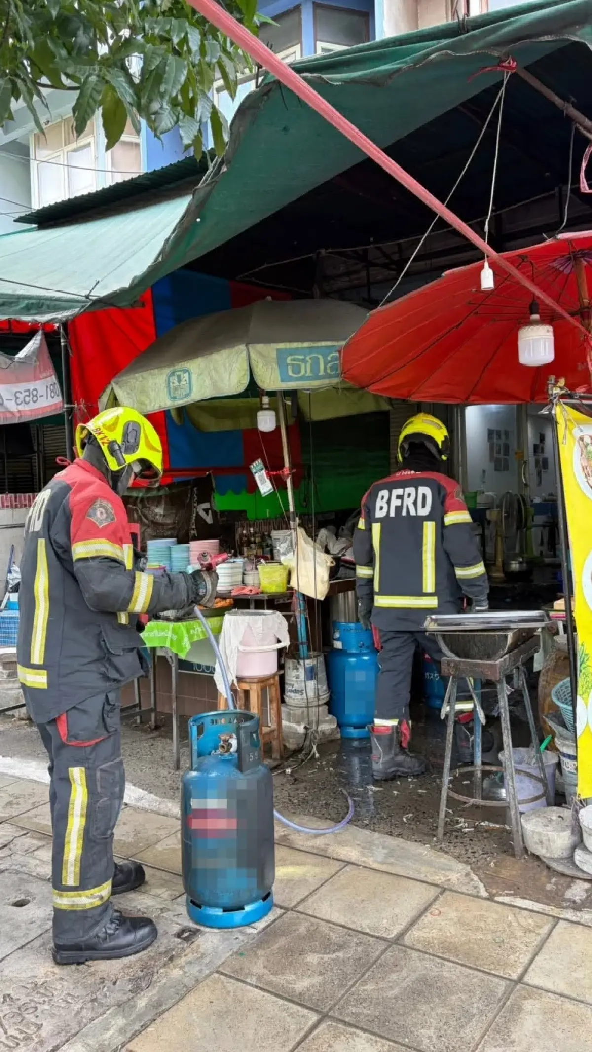 ด่วน! แก๊สหุงต้มรั่วไหล ในร้านอาหาร ซอยพหลโยธิน 40 เร่งปิดวาล์ว