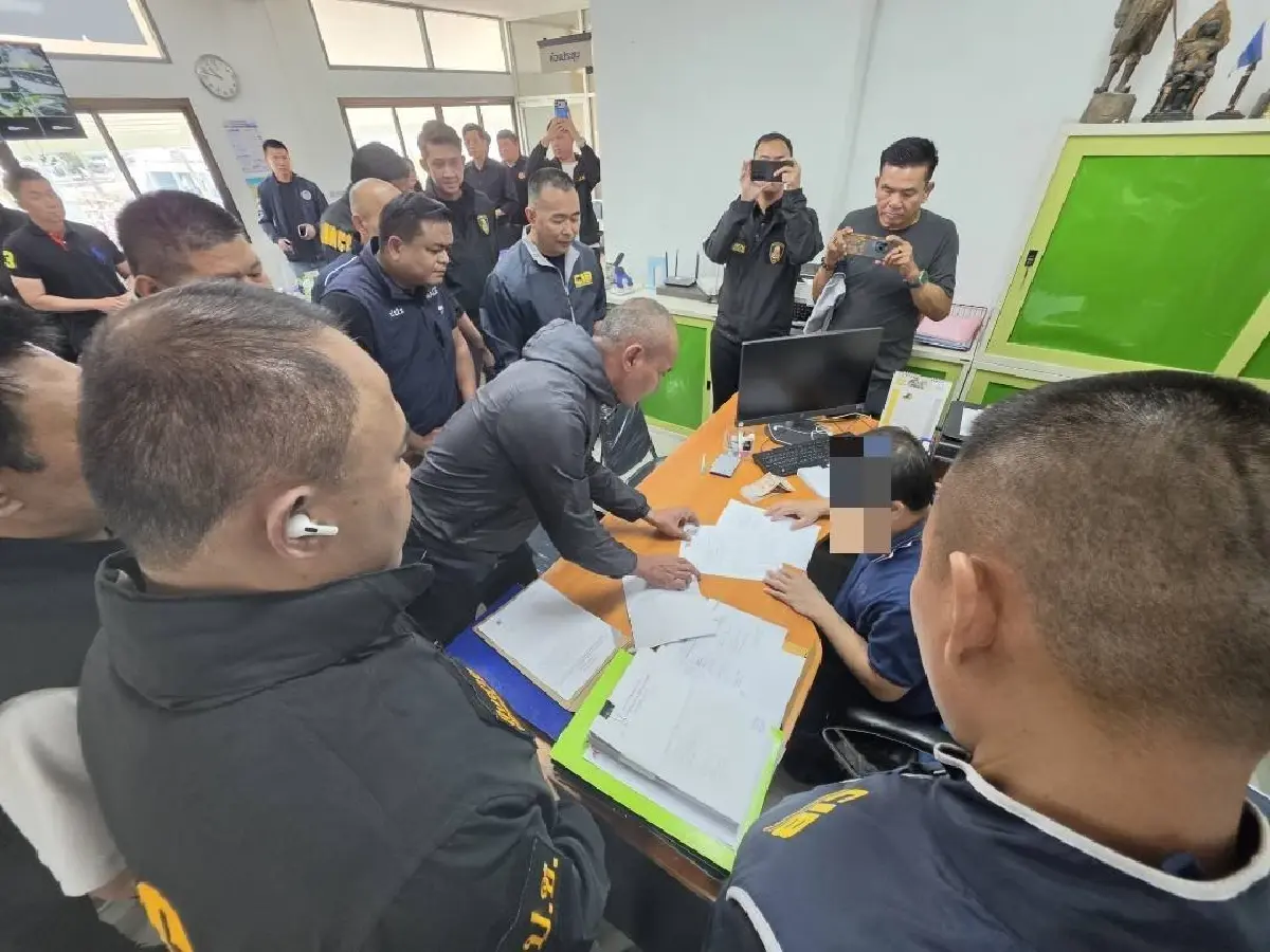 อัปเดต บุกจับปลัดคาที่ว่าการอำเภอ คดีเรียกสินบนใบอนุญาต