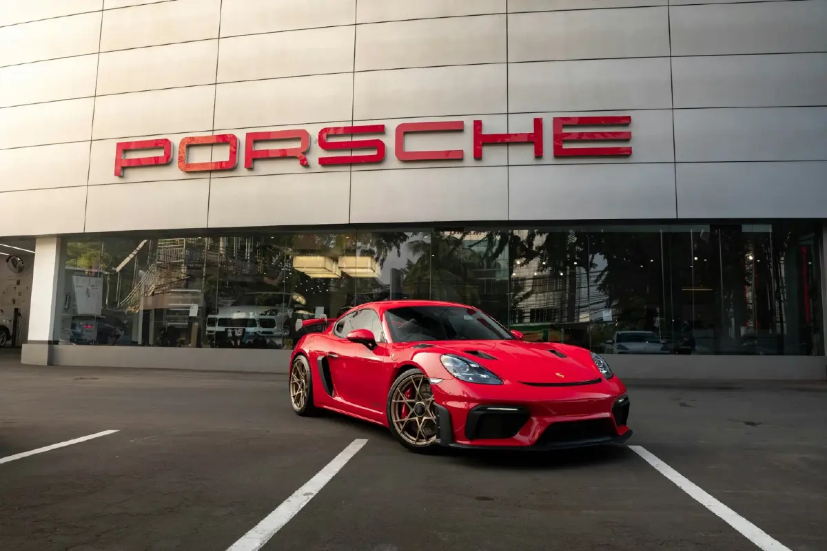 รถหรู 'ซูเปอร์คาร์' เริ่มอยู่ยาก ยอดขาย Porsche ดิ่งหนักสุดในรอบ 6 ปี