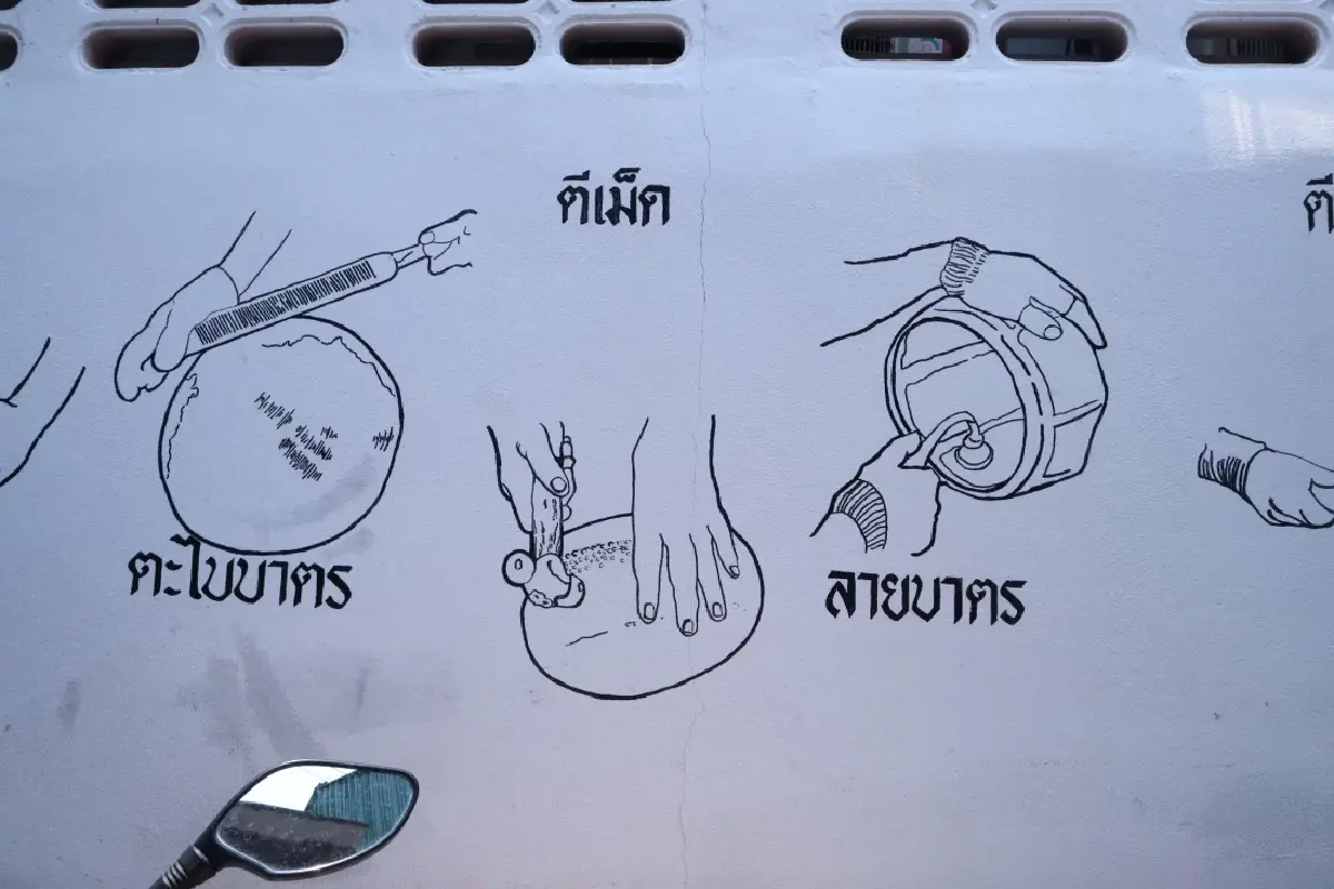 เยี่ยมย่าน ‘บ้านบาตร’ ฟังเสียงค้อนเล่าประวัติศาสตร์กลางกรุง