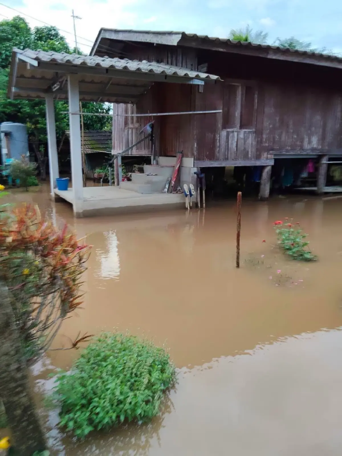 อัปเดตเชียงใหม่ ฝนตกหนัก 60% ติดตามสถานการณ์น้ำท่วม อ.ฝาง ล่าสุด