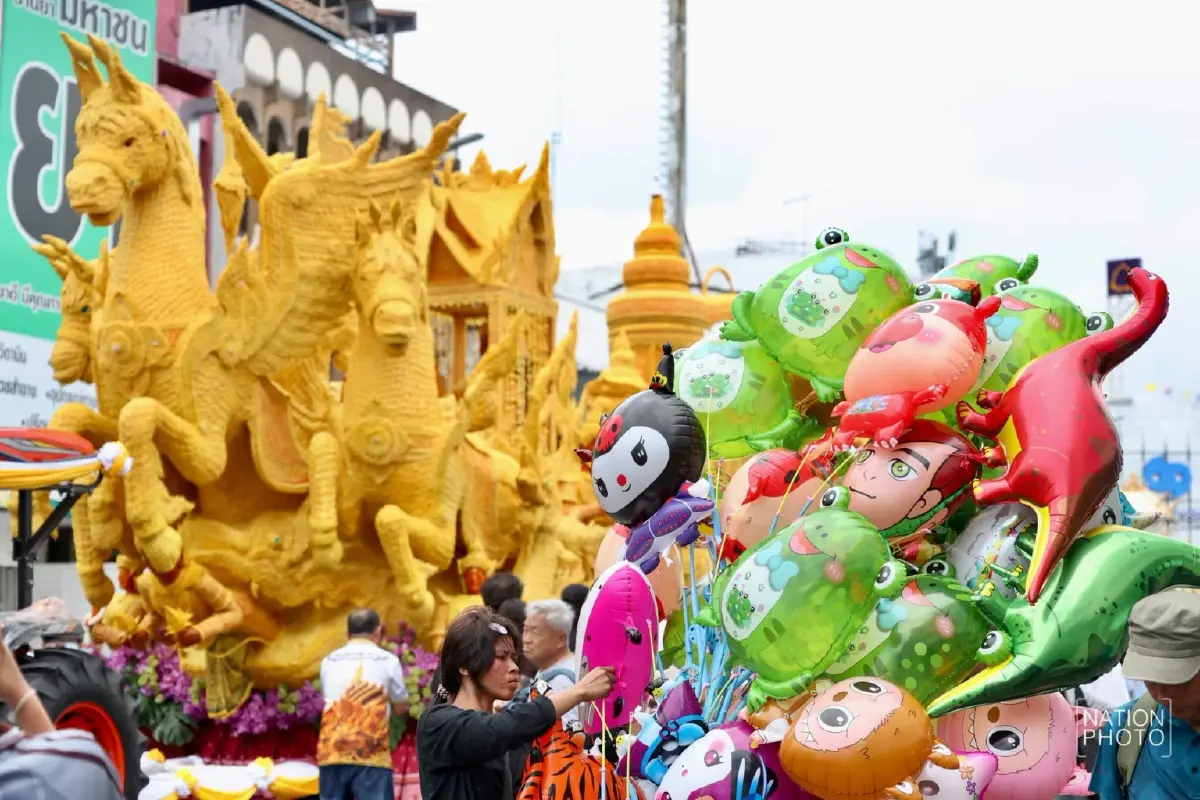 สุดวิจิตร! แห่เทียนพรรษาอุบลราชธานี 2569 ยิ่งใหญ่ฉลอง 125 ปี นักท่องเที่ยวแห่ชมเนืองแน่น