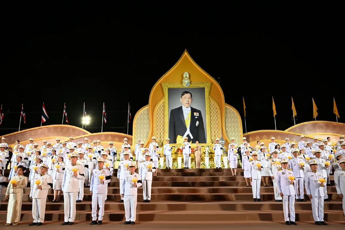 นายกฯ เป็นประธานพิธีถวายเครื่องราชสักการะ-จุดเทียนถวายพระพรชัยมงคล เนื่องในวันเฉลิมพระชนมพรรษา