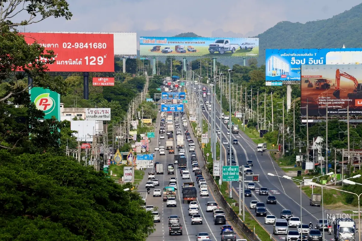 หยุดยาวรถแน่น! ถนนมิตรภาพขาออก คนแห่กลับอีสาน ติดยาวช่วงขึ้นเขา