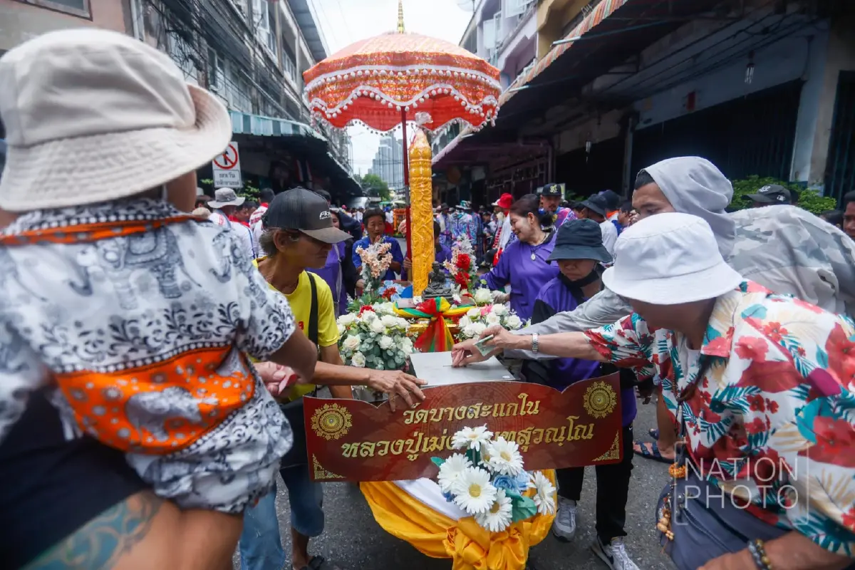 จัดใหญ่ แห่เทียนพรรษา 9 วัด ตลาดพลู สืบสานวัฒนธรรมวันเข้าพรรษา 2569