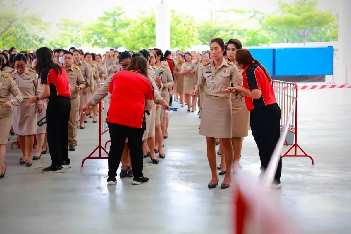 'รองเซมเบ้' ลงพื้นที่สนามสอบท้องถิ่น สั่งคุมเข้มทุจริต เตือนแอบอ้างรับฝาก