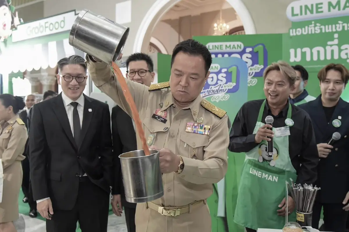 ผ่าผลโพล ‘เพื่อไทย-ยศชนัน’ วัดเรตติ้งขาขึ้น ชิงน้ำเงิน