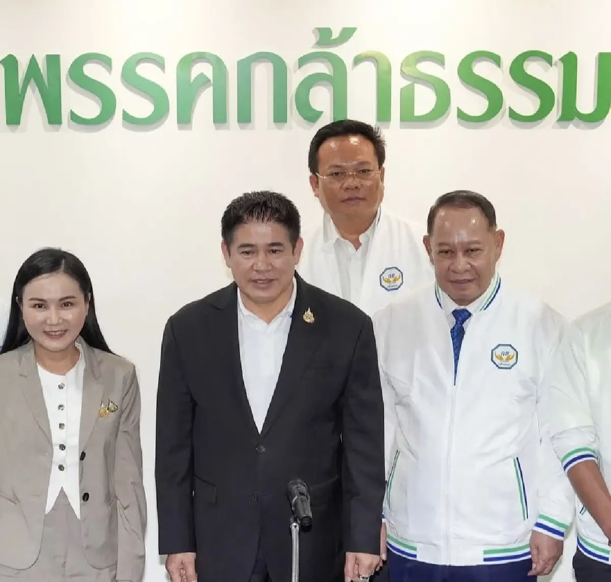 แกะรอย ‘กฤต’ ตัวปิดเกม จับตา ‘ทรงศักดิ์’ ฝ่าวิบากสอบ สถ.