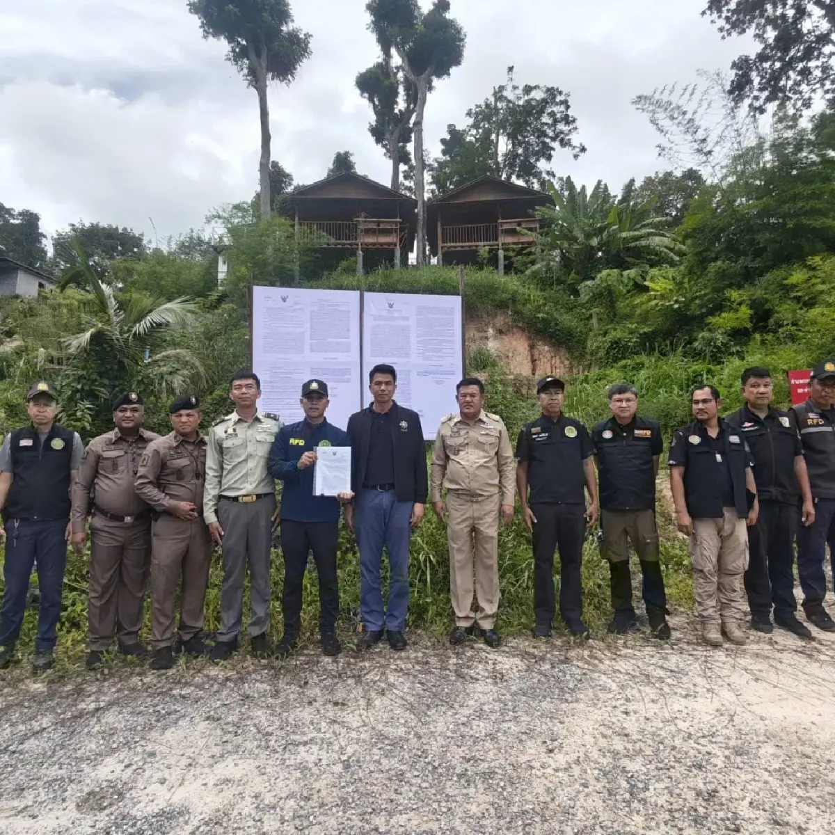 'หาดฟรีด้อม' โดน! ลุยผู้บุกรุกพื้นที่ป่า ติดประกาศคำสั่งกรมป่าไม้
