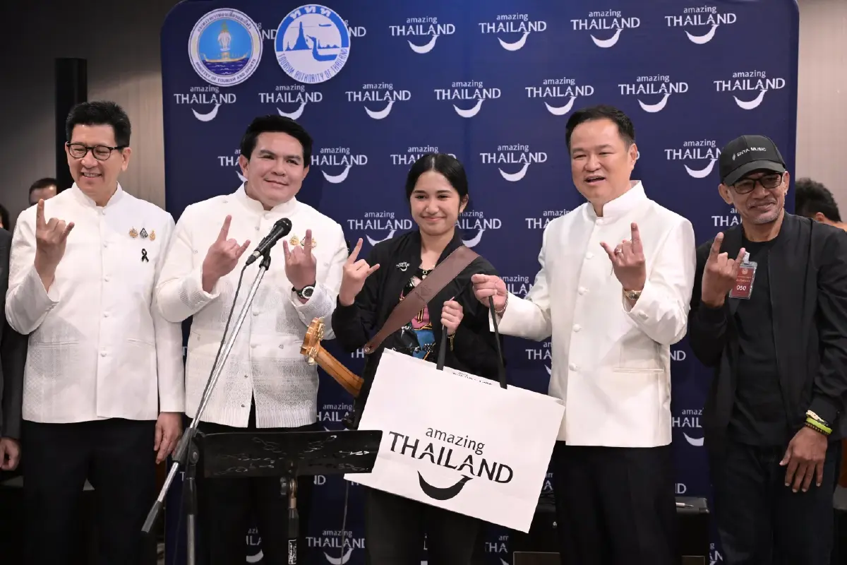 ‘อนุทิน’ เปิดทำเนียบฯ ต้อนรับ ‘เนเน่ รอยัล’ โชว์ร้องเล่นสด หูเคลือบทอง รัฐบาลพร้อมหนุนค่าใช้จ่ายแข่งเวที AGT