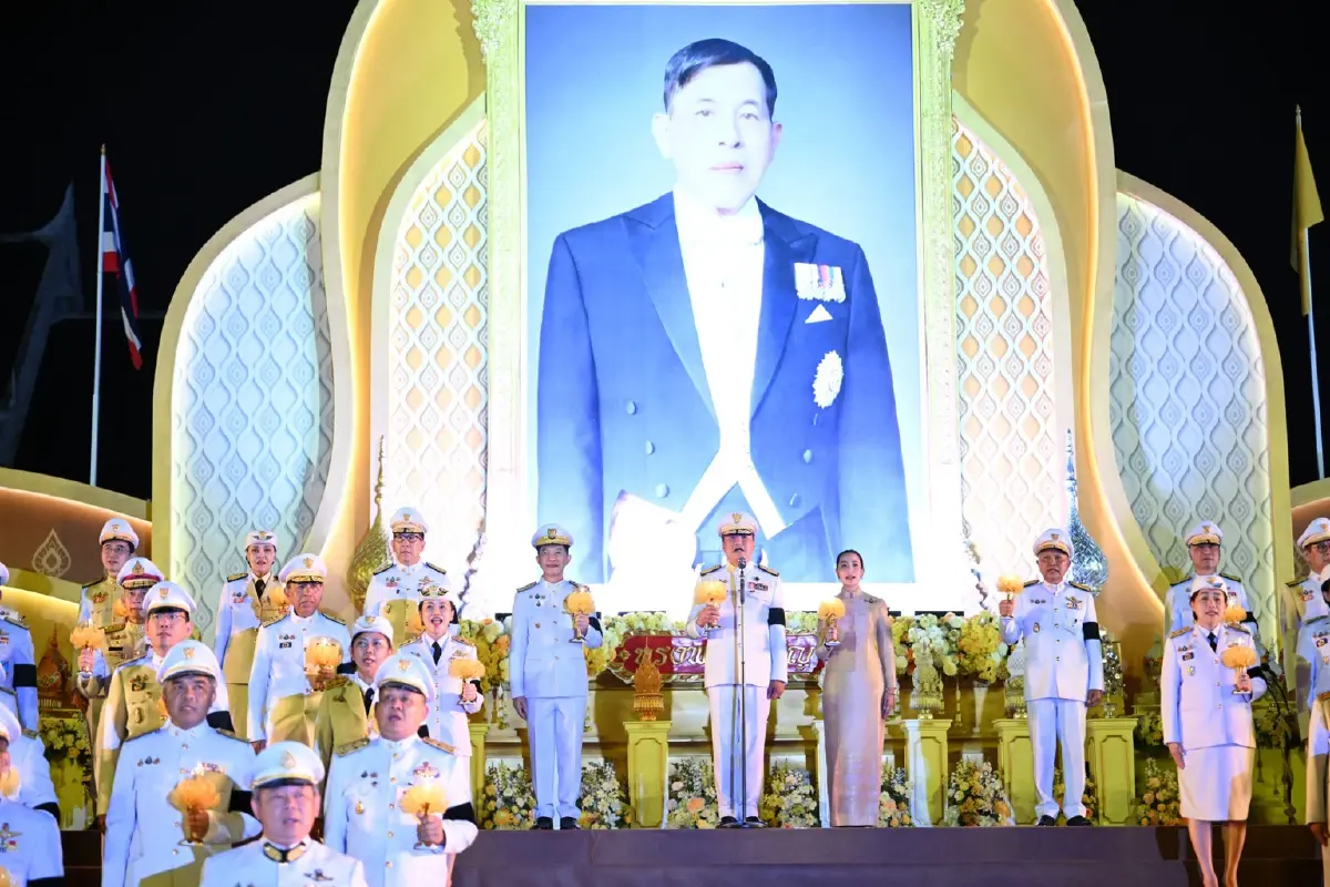 นายกฯ เป็นประธานพิธีถวายเครื่องราชสักการะ-จุดเทียนถวายพระพรชัยมงคล เนื่องในวันเฉลิมพระชนมพรรษา