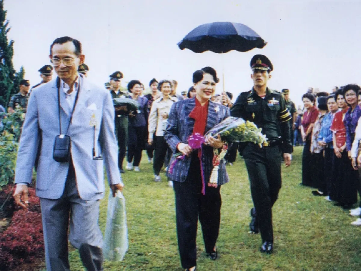 ร.10 กษัตริย์นักศึกษา พระราชาผู้พัฒนาชาติ เฉลิม 74 พระชนมพรรษา