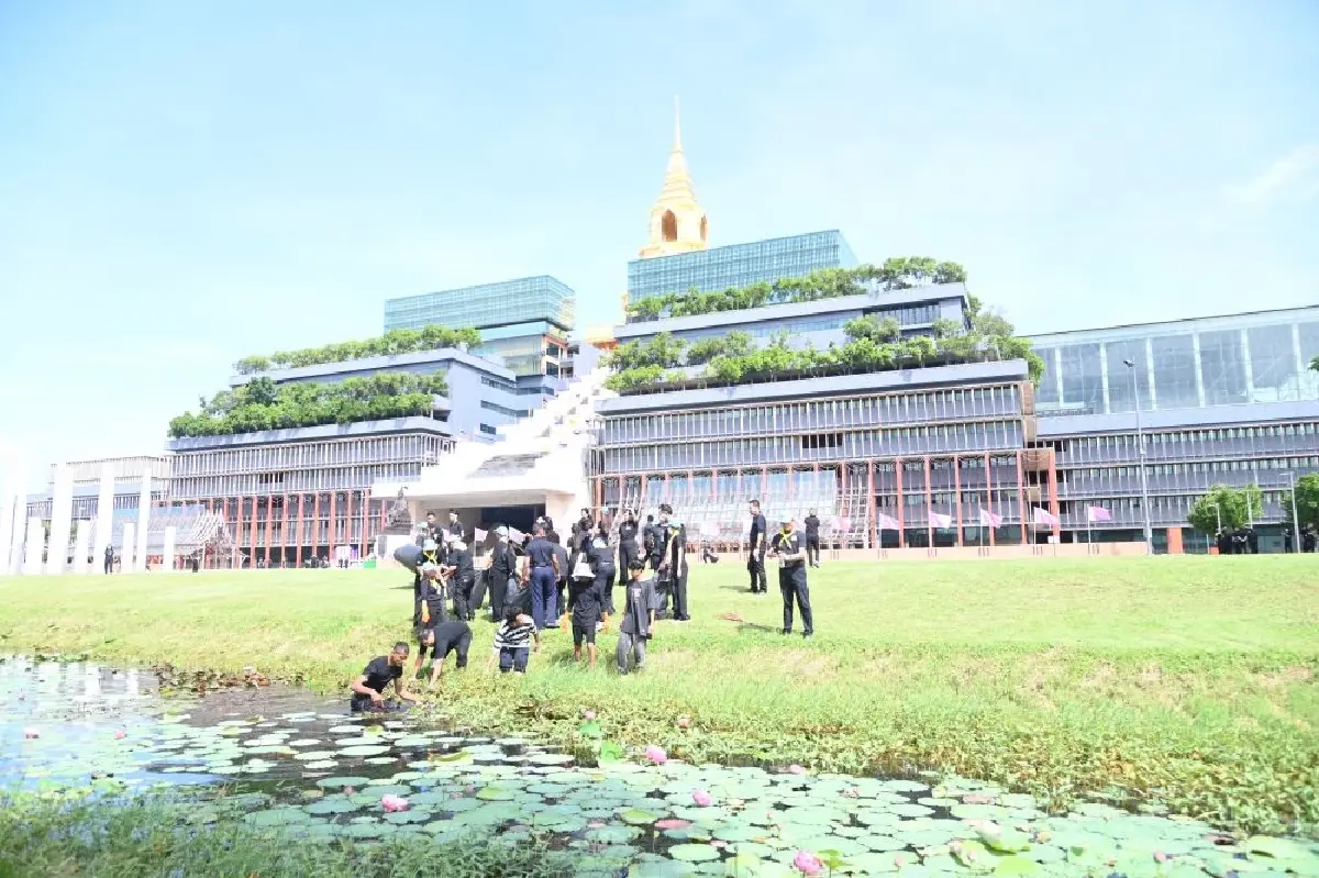 ตรวจงานซ่อม 'สภาฯ' ค้างเพียบ ครหา เกียร์ว่าง-เอื้อเอกชน?