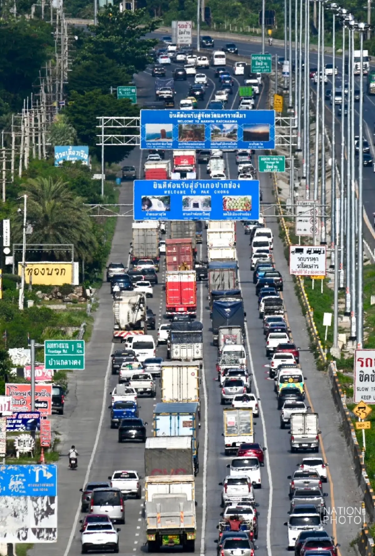 หยุดยาวรถแน่น! ถนนมิตรภาพขาออก คนแห่กลับอีสาน ติดยาวช่วงขึ้นเขา