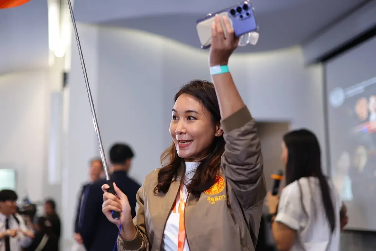 ปชน.กังขาเงินกู้ 2 แสนล. ส่อยัดไส้ ล็อคสเปก เอื้อเอกชนรับงานใหญ่