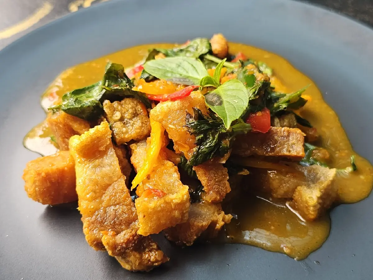 ‘นิธิวิน’ ร้านอาหารไทยโฮมมี่ โดย ‘เชฟโจ-ภัทร์นิธิ ตั้งพีรพัฒน์’