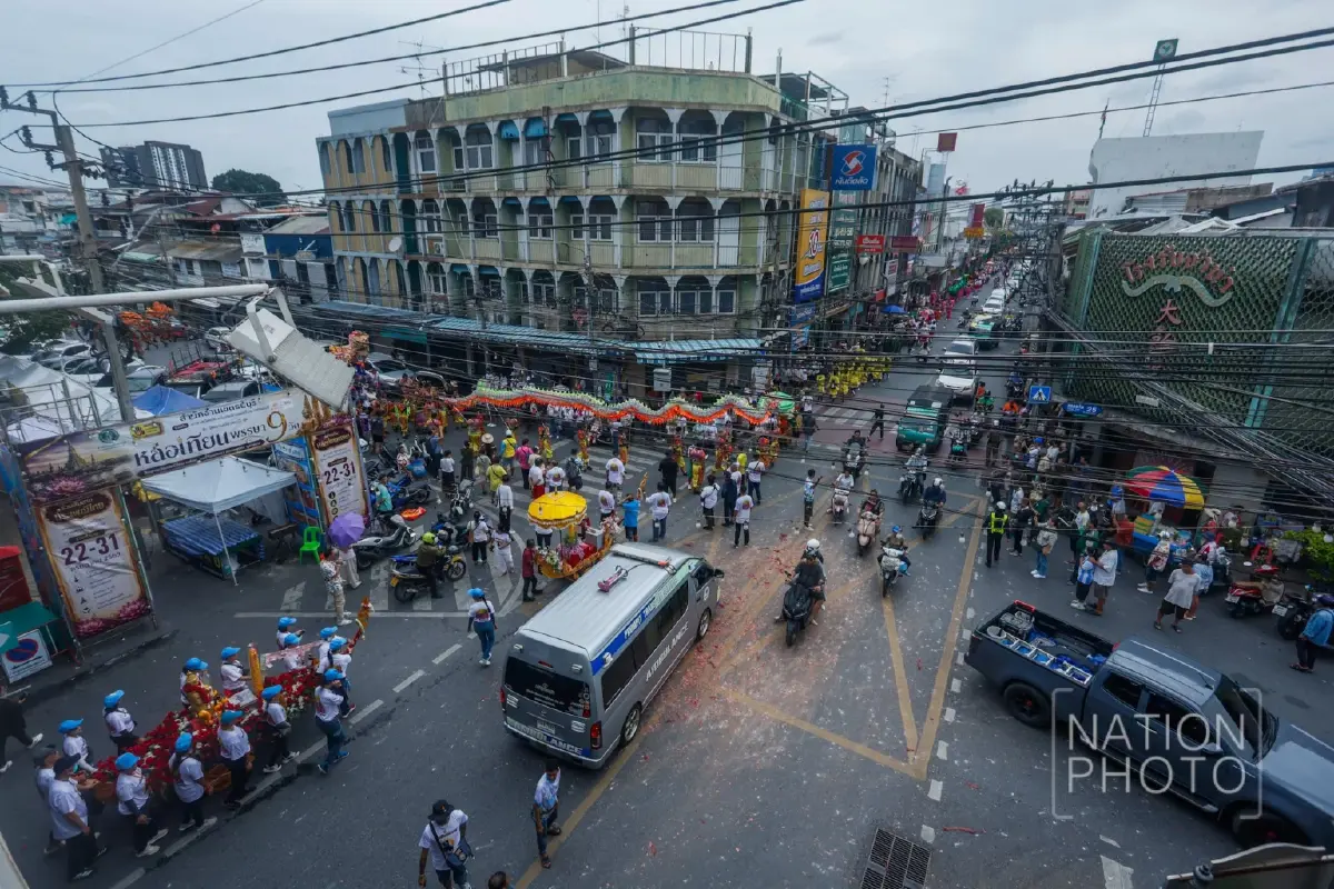 จัดใหญ่ แห่เทียนพรรษา 9 วัด ตลาดพลู สืบสานวัฒนธรรมวันเข้าพรรษา 2569