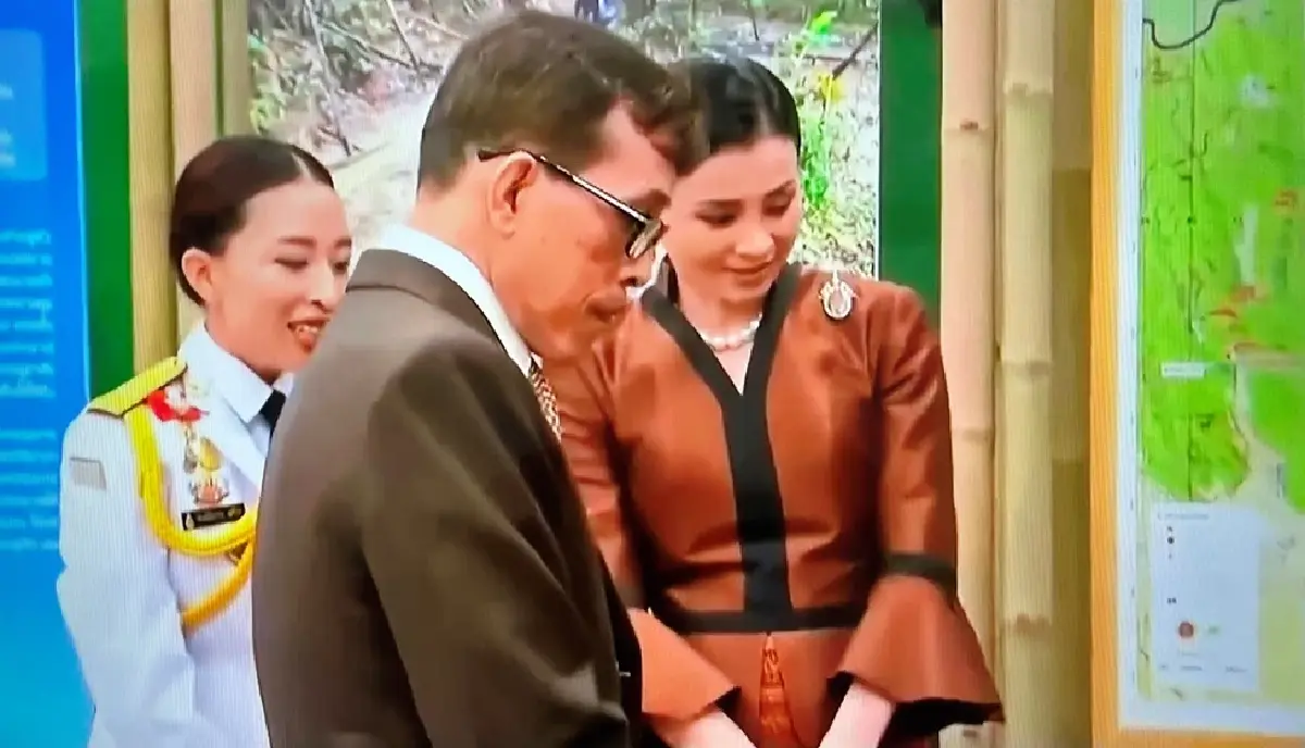 ร.10 กษัตริย์นักศึกษา พระราชาผู้พัฒนาชาติ เฉลิม 74 พระชนมพรรษา