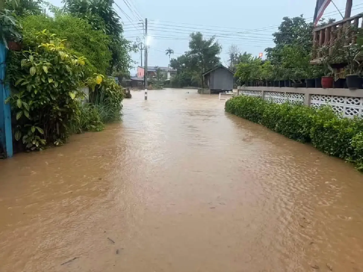 เวียงป่าเป้า น้ำป่าล้น ลำห้วยเวียง ท่วม 2 ชุมชน พบกลุ่มฝนจ่อซ้ำอีก