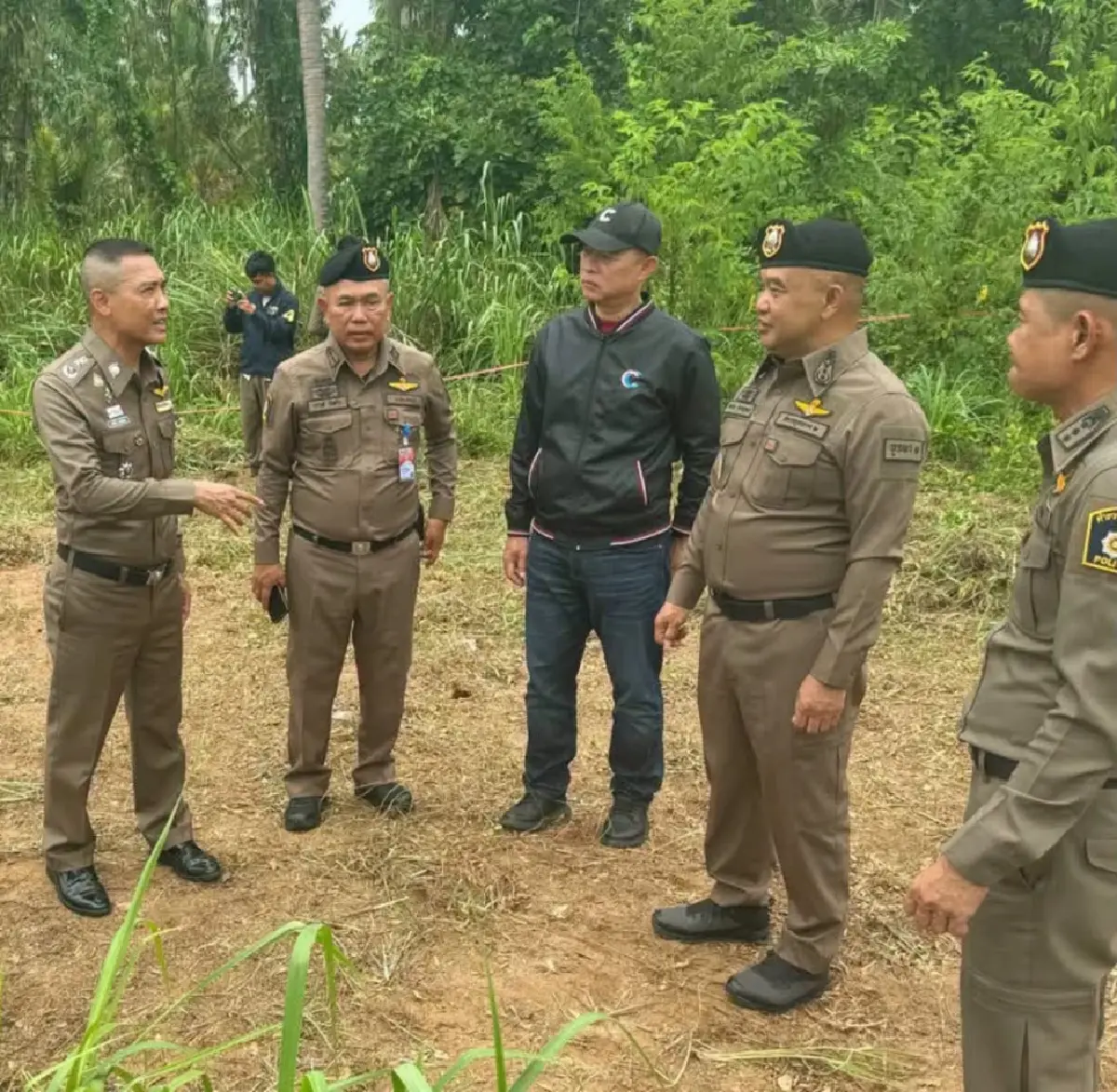 ตำรวจภาค 2 ใช้ GPR สแกนป่าชลบุรี หาร่าง-โครงกระดูกเพิ่ม ปมฆ่าฝังดิน 5 ศพ
