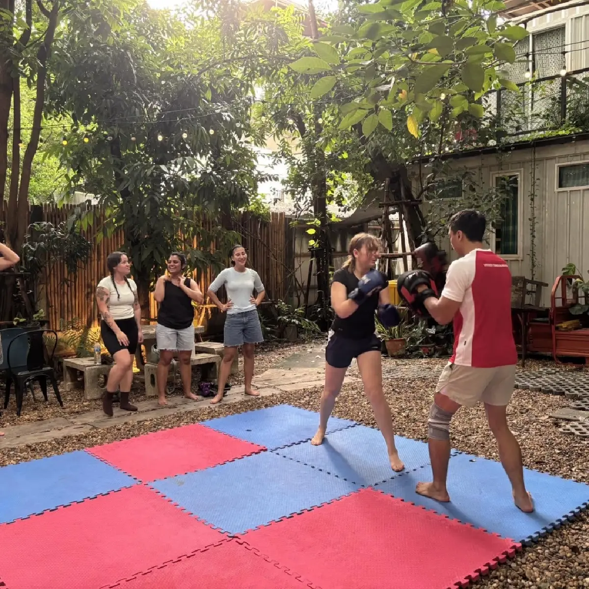 The Yard Hostel ทำธุรกิจยั่งยืน พนักงาน-ชุมชนเติบโตไปพร้อมโฮสเทล
