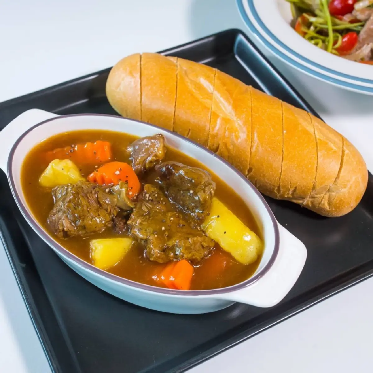 ‘อาหารเวียดนามแท้’ ร้านลับในลานจอดรถ ‘Vietnamese and more’
