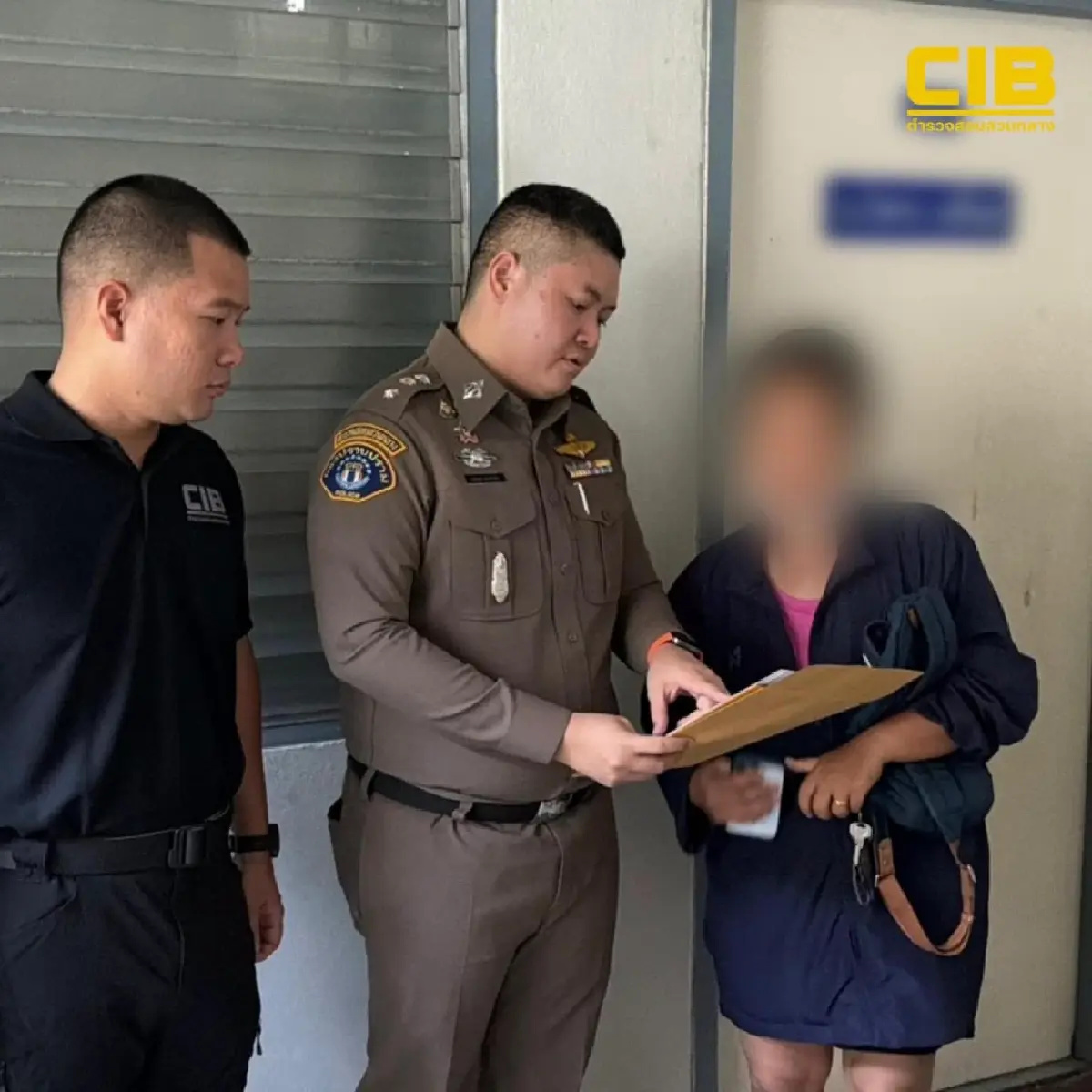 สาวใหญ่รุ่นป้าโอน 12 ล้าน มิจขู่คดีฟอกเงิน ตร.ลุย 11 จังหวัด จับ 30 คน