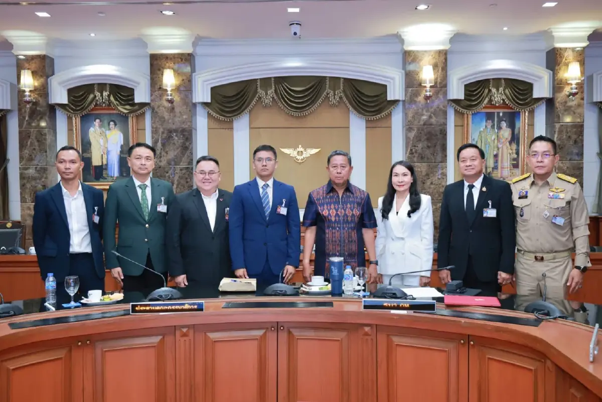 'บิ๊กดุลย์' นำ กมธ.ทหาร สุ่มตรวจ 'บัญชีทหารผี' มทบ.11 แลกเปลี่ยนปฏิรูปกองทัพ