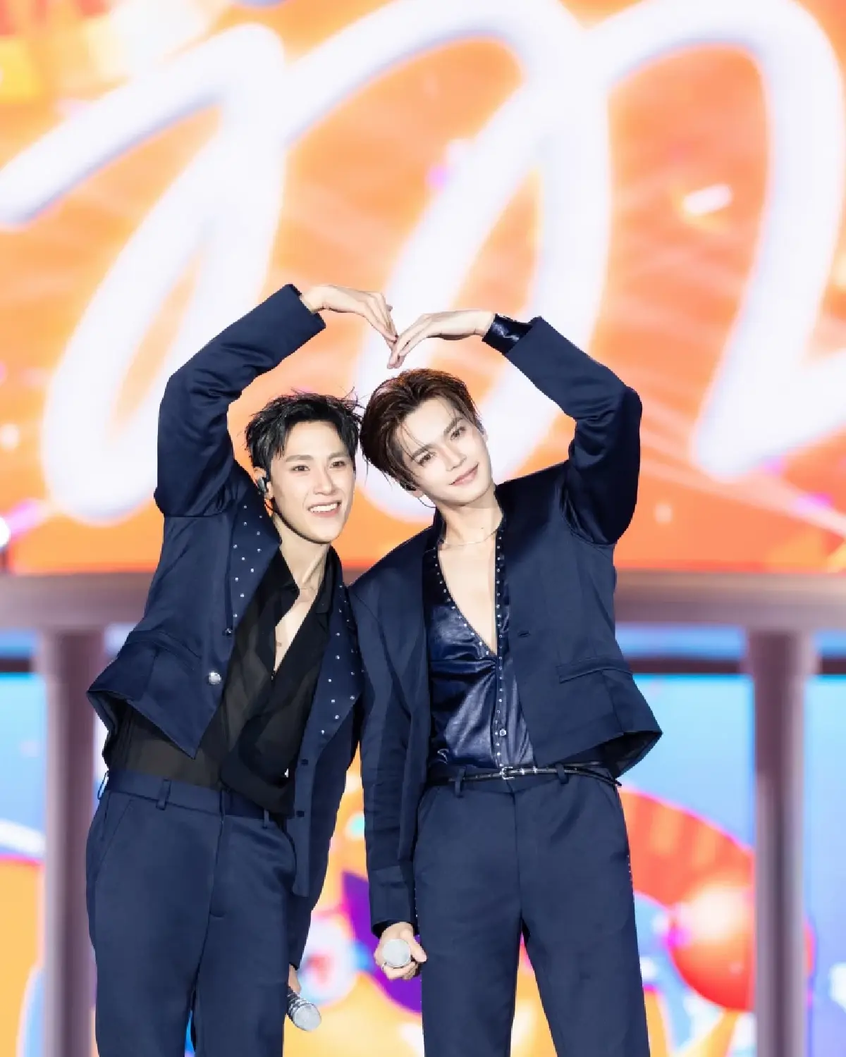 ‘จูเนียร์-มาร์ค’ ใส่สุด คว้าเทรนด์โลก 3 วันติด ใน ‘JUNIOR MARK SunnyMoon CONCERT’