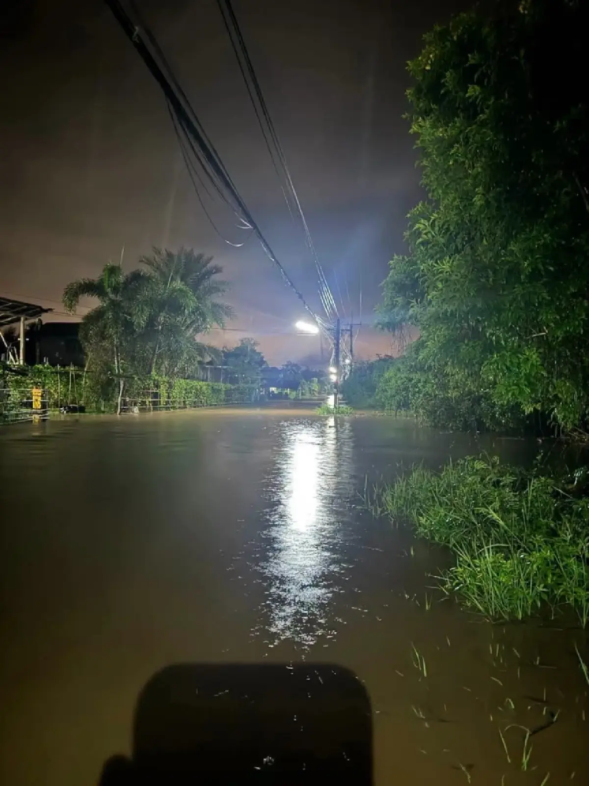 ฝนตกหนักตี 3 ส่งผลมวลน้ำป่าหลากท่วมเพชรบูรณ์กระจาย 5 ตำบลแล้ว