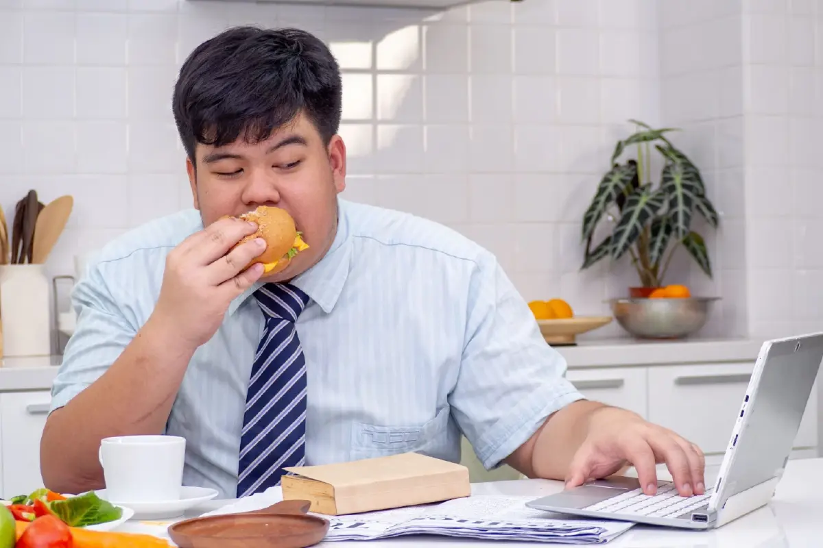 ครึ่งหนึ่งของคนอ้วนในไทยเป็นกลุ่ม 'วัยทำงาน' เหตุนั่งนาน กินไม่ดี