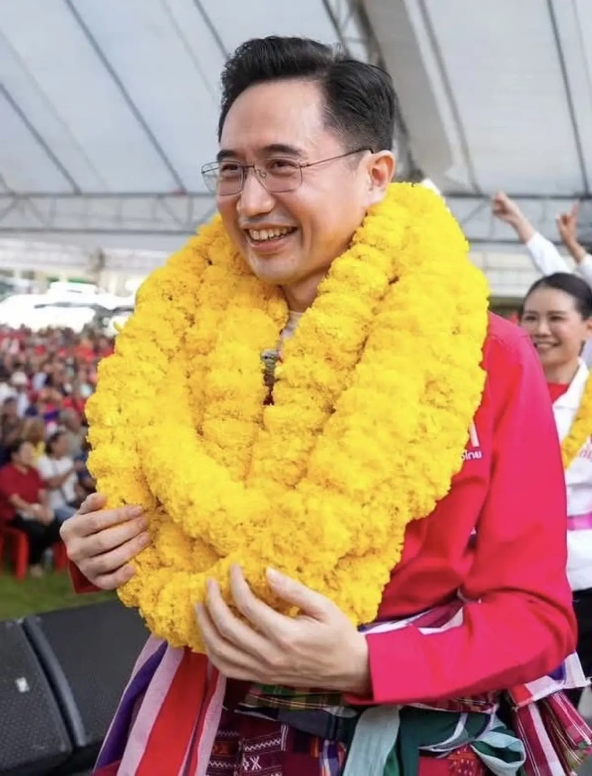 สัญญาณ 'เชน คัมแบ็ก' เมื่อ 'แดง' ฟื้นตัว 'น้ำเงิน' ใกล้โคม่า
