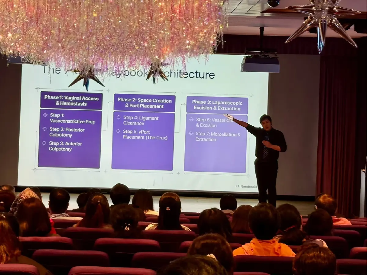 นพ.วีรพล เขมะรังสรรค์ ได้รับเชิญไปถ่ายทอดเทคนิค vNOTES บนเวทีนานาชาติ ณ สิงคโปร์