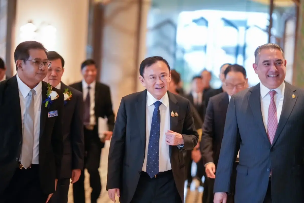 สัญญาณ 'เชน คัมแบ็ก' เมื่อ 'แดง' ฟื้นตัว 'น้ำเงิน' ใกล้โคม่า