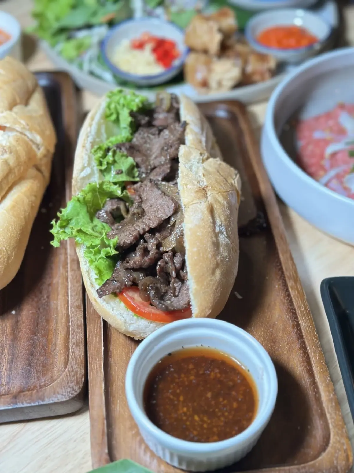 ‘อาหารเวียดนามแท้’ ร้านลับในลานจอดรถ ‘Vietnamese and more’