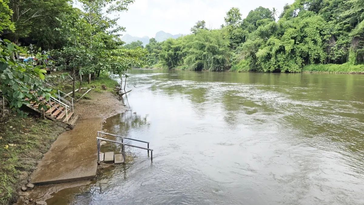 ชวนเที่ยวสวนสัตว์เปิด 'ซาฟารี ปาร์ค' ตะลุยแดนยีราฟ นั่งรถไฟจิ๋วข้ามแม่น้ำแคว กาญจนบุรี