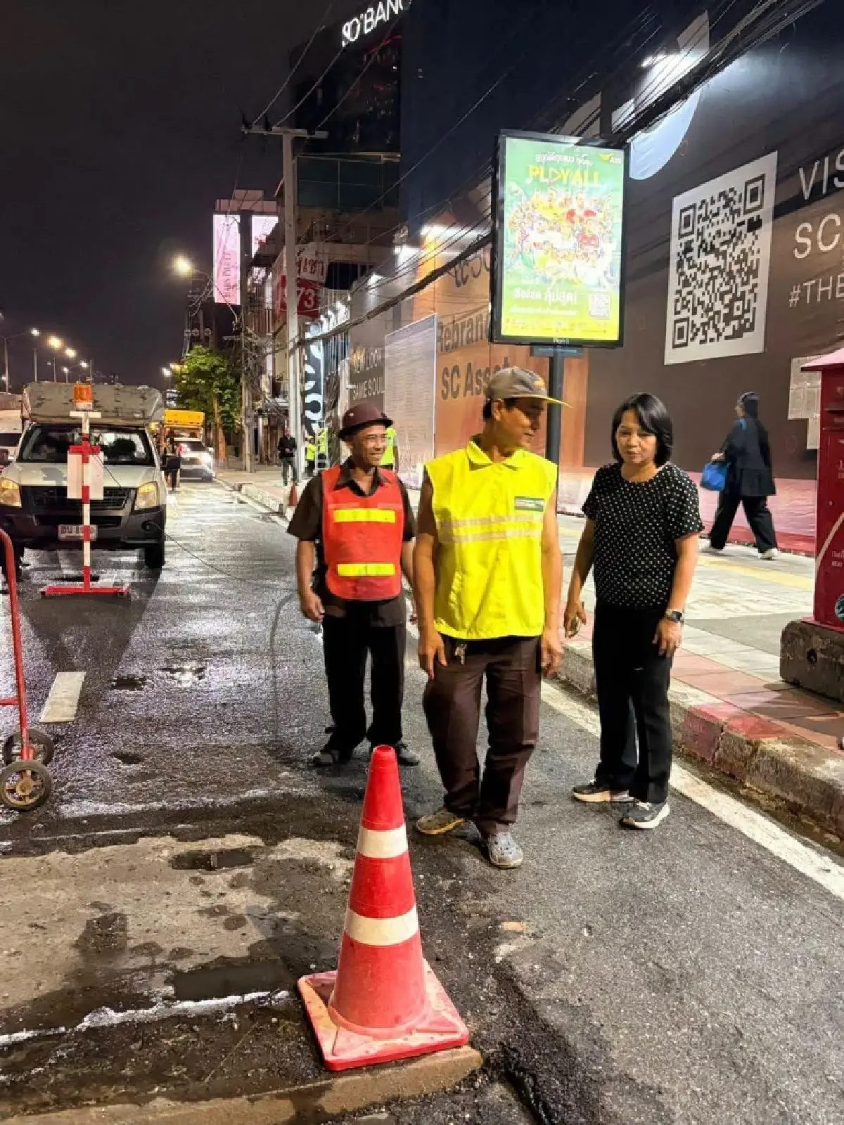เช็กเส้นทางเลี่ยง พระราม 4 จราจรติดขัด ฝาบ่อทรุดตัวหน้า SO Bangkok