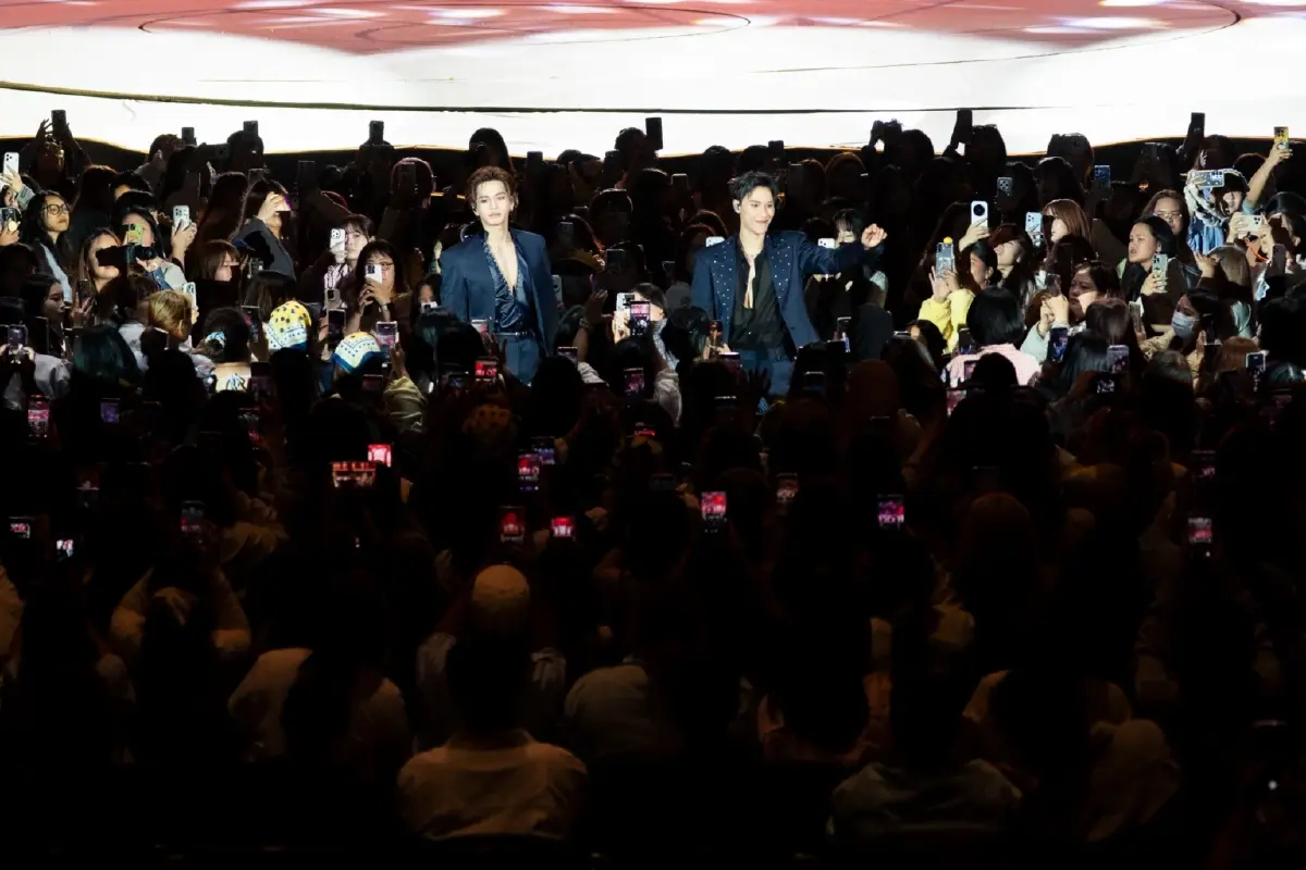 ‘จูเนียร์-มาร์ค’ ใส่สุด คว้าเทรนด์โลก 3 วันติด ใน ‘JUNIOR MARK SunnyMoon CONCERT’