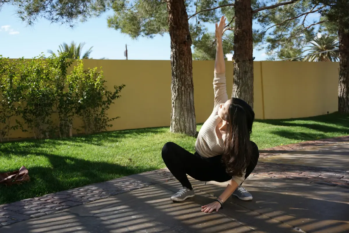 แค่ “นั่งยอง” ทำไมยาก? ไขความลับ Asian Squat ท่าวัดความฟิตใกล้ตัว