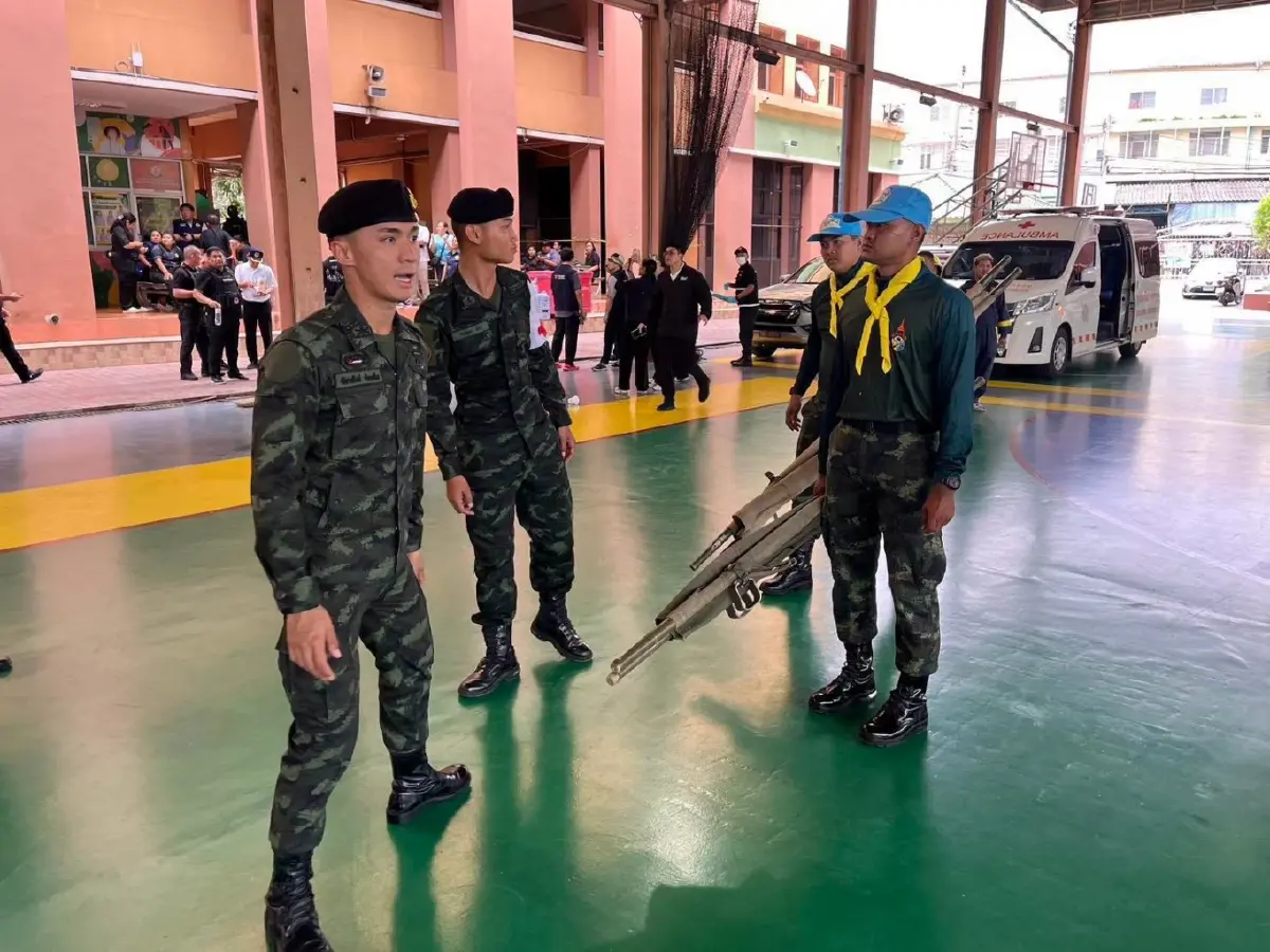 ทหารกองทัพภาค 1 จัดระเบียบพื้นที่กราดยิงรร.เทพศิรินทร์ นนทบุรี